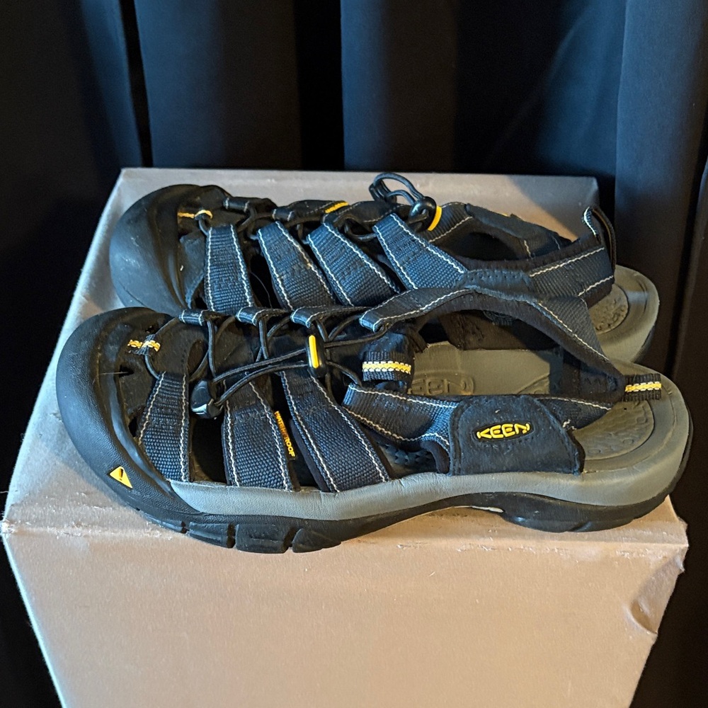 KEEN women’s blue and Yellow Outdoor Sandals - Picture 4 of 11